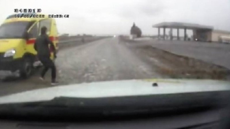 Толғағы келген әйелді жеткізбек болған: Жетісу облысында жедел жәрдем көлігі өртенді