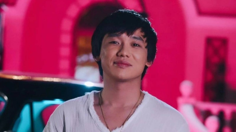 "Шетелдіктер өздері іздейді": Қайрат Нұртастың әні Украинада хитке айналды