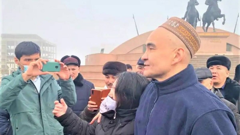 Сот Боқаевқа қаладан рұқсатсыз шығуға, алаңда мәселе талқылауға тыйым салды