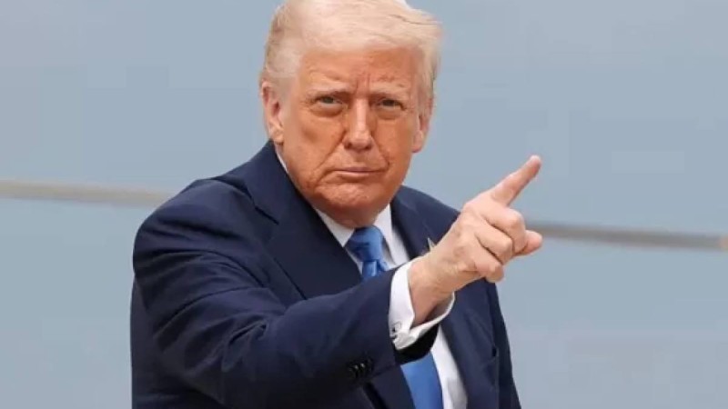 “Үшеуінің кесірінен миллиондаған адам өлді”: Трамп Зеленскийді соғыс бастады деп айыптады