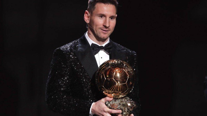 Лионель Месси жетінші мәрте «Алтын доп» жүлдесін жеңіп алды