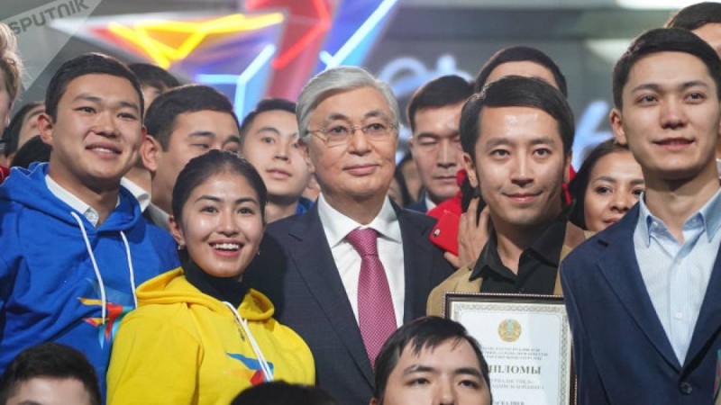 Тоқаев волонтерлік қызметті еңбек өтіліне қосуды ұсынды