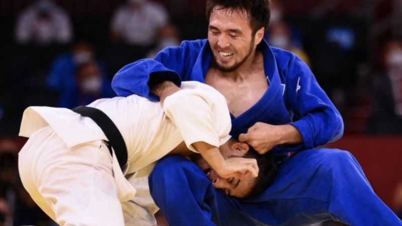 «Қарсыласының мойнын бұрап жіберді»: Елдос Сметов Ташкентте өтіп жатқан жарыстан шеттетілді