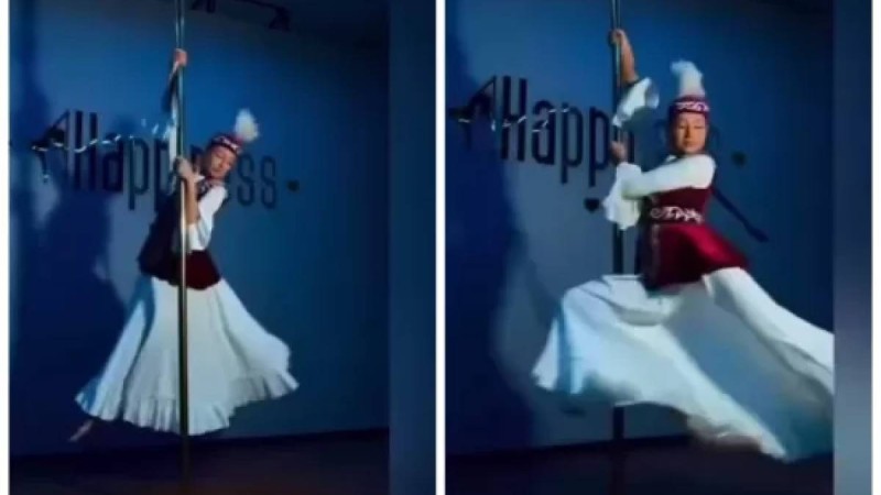 Ұлттық киімде темір бағанада билеген қазақстандық ару сынның астына қалды