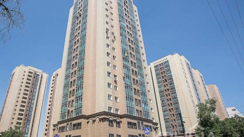 Алматыдағы тұрғын үй кешенінің 18-қабатынан 22 жастағы аяғы ауыр бойжеткен секіріп кетті