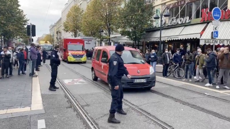 Францияға террористік шабуыл: Белгісіз адам шіркеуге пышақпен шабуыл жасады