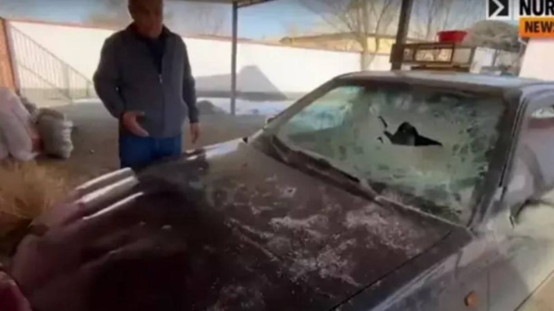 "Полицейлер қысым көрсетіп жатыр": Шиеліде қаскөйлерден жәбір көрген қария Тұрғамбаевтан көмек сұрап отыр