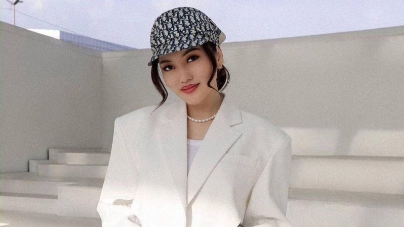 "Құдай мен күйеуім куә": Ерке Есмахан бетіне ота жасатты дегендерге жауап берді