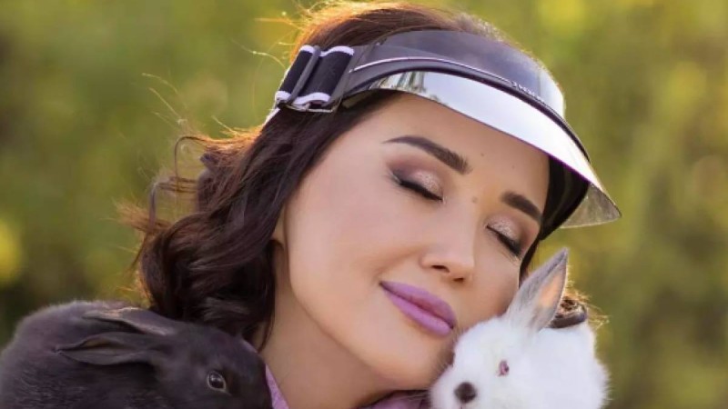 Ләйлә Сұлтанқызы ұлдары мен күйеуінің бұрынғы балалары жайлы айтты (видео)