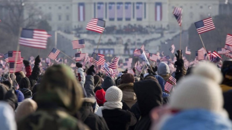 "АҚШ-тың көмегін Украинадағы жемқорлар пайдаланып жатқан шығар" - америкалықтар ашулы