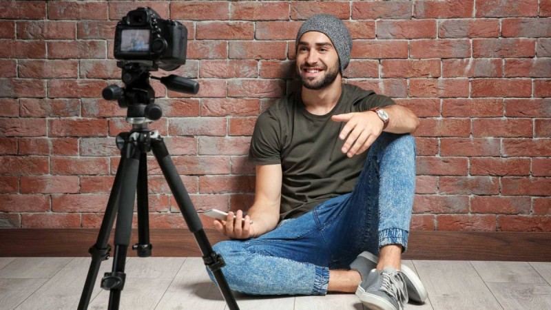 Қытай атақты адамдарға әлеуметтік желіде өз байлығымен мақтануға тыйым салмақ