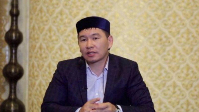 «Медресеге садақа деп зарлап жүр еді»: Танымал уағызшы Алматыда зәулім мейрамхана ашты