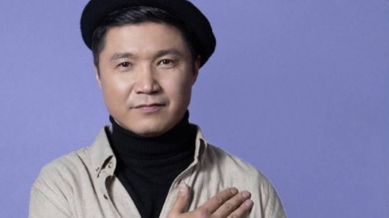 Бағлан Әбдірайымовтың қайыр сұрап отырған суреті көпшілікті алаңдатып қойды (фото)