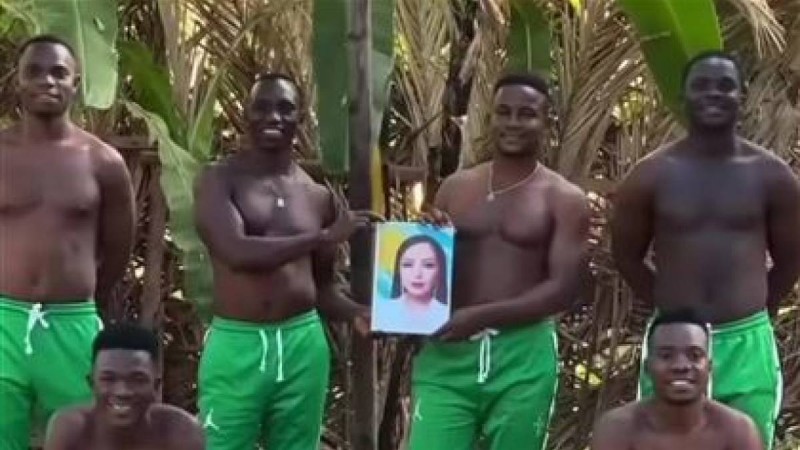 "Ар-намыс қайда? Ылғи жалаңаш еркектер...": Жорабаеваның туған күніне ерекше құттықтау жасалды