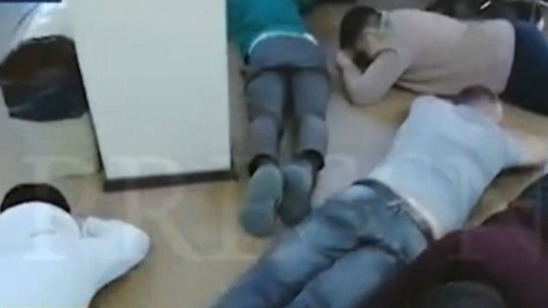 ҰҚК мен Алматы прокуратурасы "Олимп" кеңсесіне басып кірді
Қазір "Олимптің" басқа да экономикалық қылмысқа қатыстылығы тексеріліп жатыр