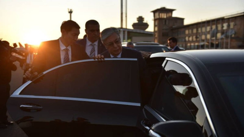 Тоқаевтың кортежі видеоға түсіп қалды