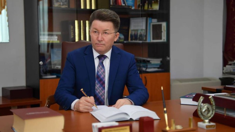 Әділбек Қаба: 30 жылда ең болмаса қазақша 3 заң жаза алмадық