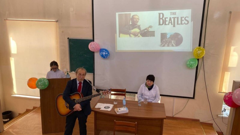 Бердалы Оспан ұлттық университеттің студенттерімен кездесті