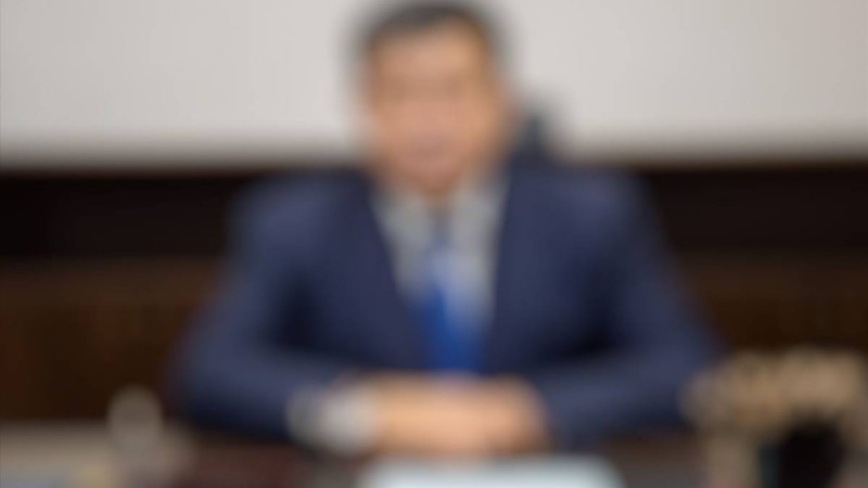 «Үйінен тамақ ішпейтін» әкім қанша жалақы алады?