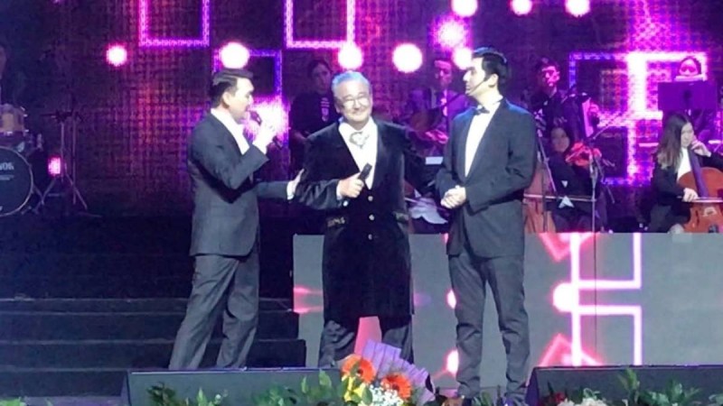 Нұрлан Өнербаев қос ұлымен ән шырқады (ВИДЕО)