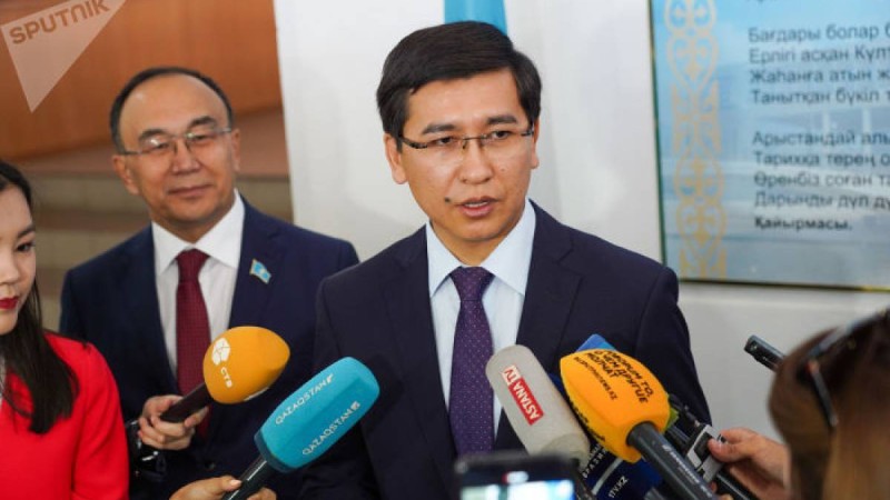 Білім министрі сенаторлардың ашуына тиген мәселеге жауап берді