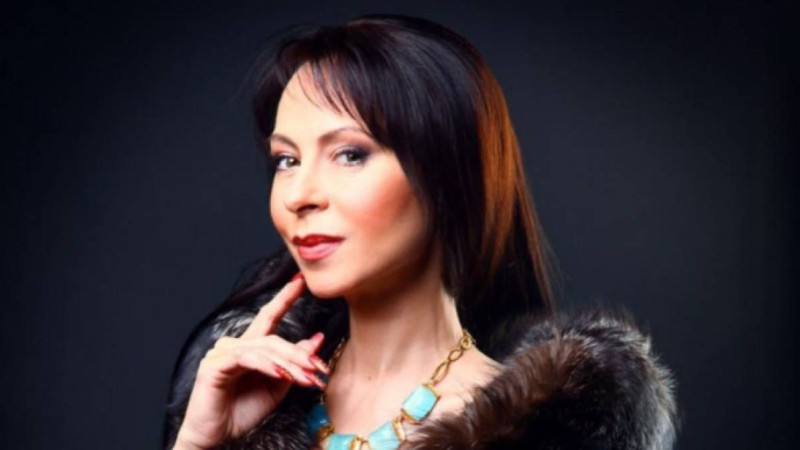 Өрттен зардап шеккен атақты әнші комада жатыр