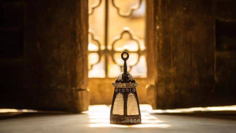 "Әйелімді ернінен сүйіп ұшықтады": Діни басқарма кесенеде түсірілген видеоға қатысты пікір білдірді