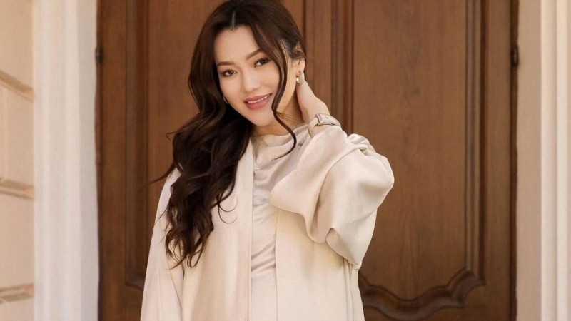 "Қызды болғанын естідік": Ерке Есмаханның желідегі жазбасы қызу талқыға түсті