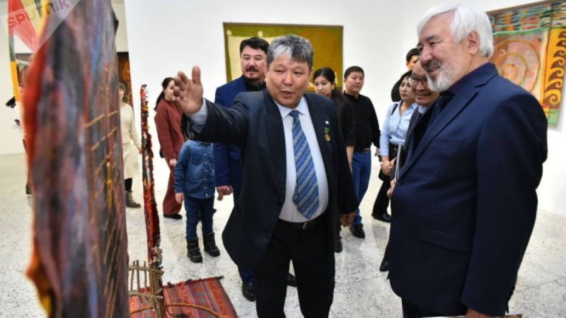 бір үйден суретшілер одағының 7 мүшесі шыққан