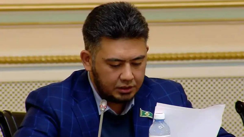 Алматылық депутатқа әдепсіз сөздері үшін айыппұл салынды