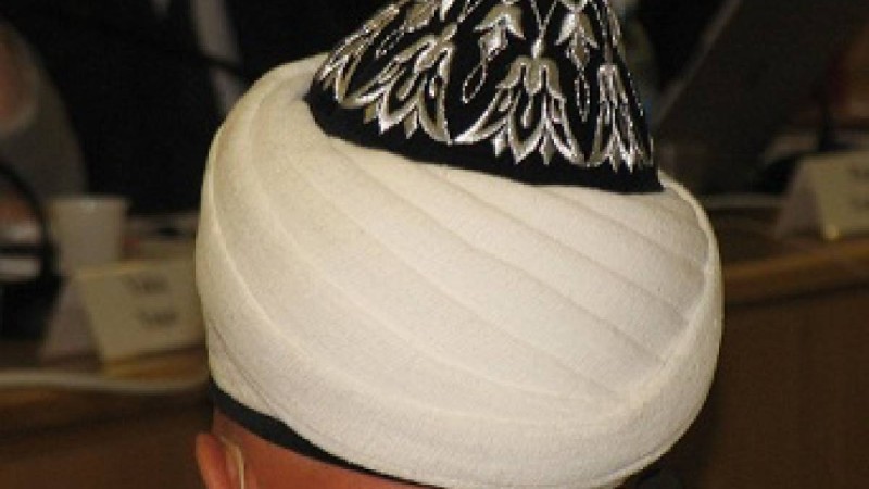 Қазақша құран оқыған имам жұрттан таяқ жеді