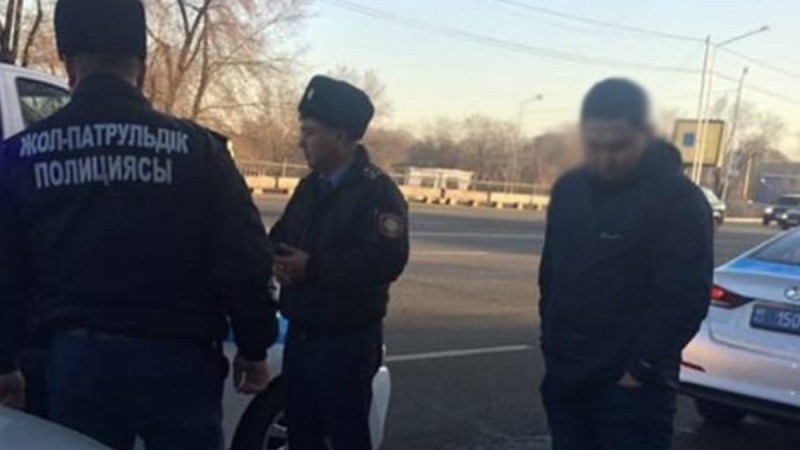 Алматыда жол үстінде жанжалдасқан жүргізушілердің бірі оқ атты (видео)