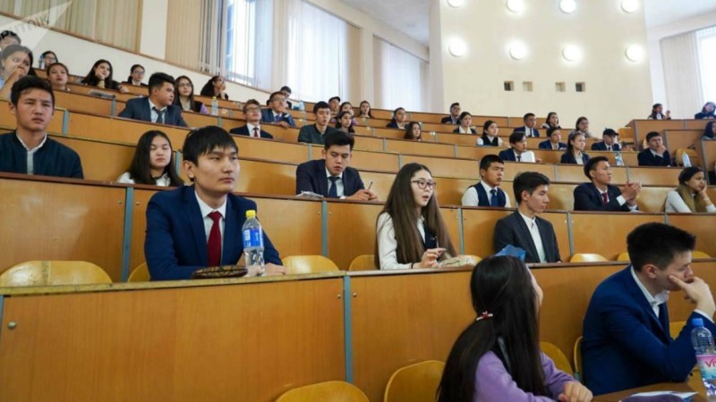 "Ешкім кедергі бола алмайды": Биыл Қазақстанда ҰБТ-ға өтініш білдіргендердің саны бойынша рекорд орнатылды - Қазақстан жаңалықтары