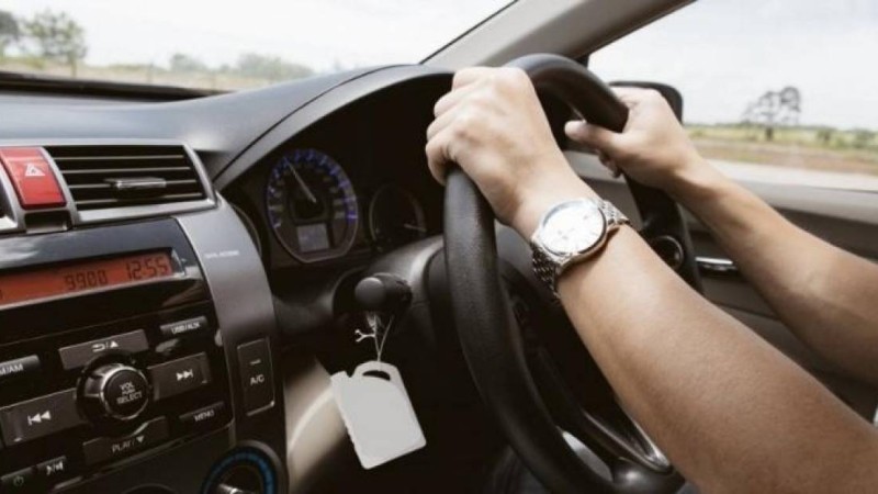 Алматы полициясы Нұрсұлтан Назарбаевты жеті жылға жүргізуші куәлігінен айырды