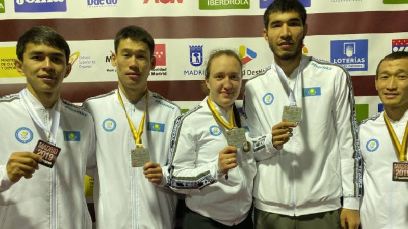 біреуі отандасына қарсы шығудан бас тартты