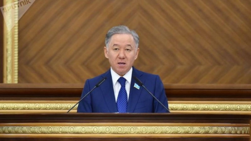 Нығматулин қазақ тіліндегі сұраққа орысша жауап берген шенеунікті ұялтып тастады