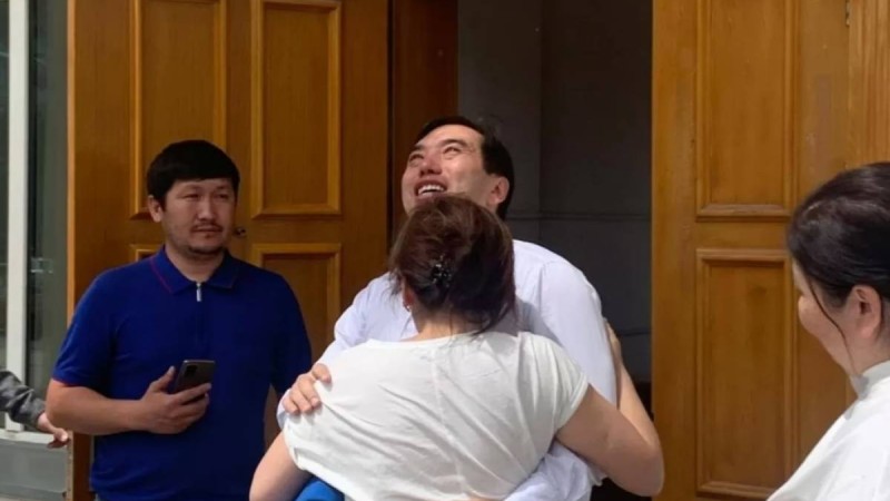 Жалған тергеу : ҰҚК майоры Айдын Алпысбаев сегіз жылдан кейін жазықсыз деп танылды