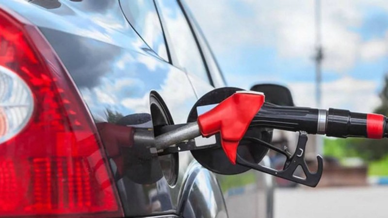 Неліктен Қазақстанда бензин арзандамайтынын сарапшы айтып берді - Қазақстан жаңалықтары