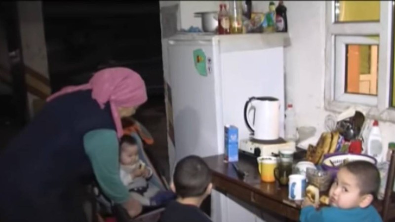 Алматыда зейнеткер төрт немересімен жерасты тұрағын паналауға мәжбүр - Қазақстан жаңалықтары