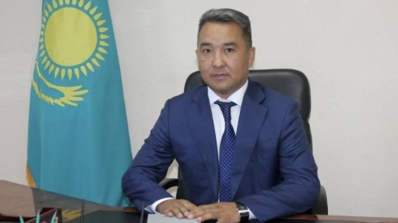 "Жемпір киіп жүре аласыз". Қарағандының әкімі тоңған тұрғындарға кеңес берді