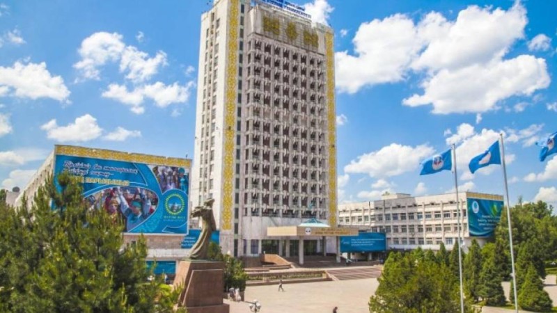 Педофильден соң. ҚазҰУ тізіміне алынған қыздың анасы шағымданды