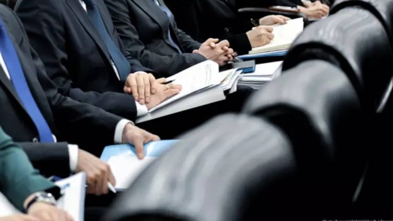 Өзбекстан шенеуніктеріне әлеуметтік желілерде боқтық сөз жазуға тыйым салынды