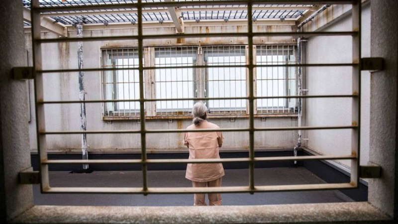 Қазақстандық әйел 10 кітап оқып, түрмеден босап шықты