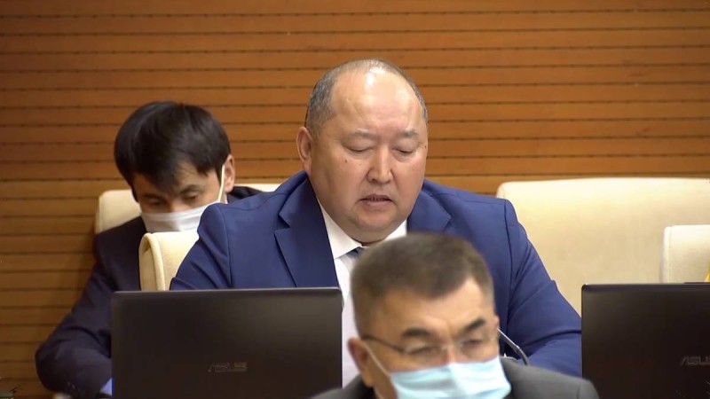 «Әруақтардан ұят болды»: Депутат Атыраудың жолын сынға алды