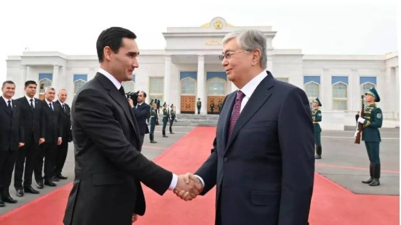 Қасым-Жомарт Тоқаев Түрікменстан басшысы Сердар Бердімұхамедовті елорда әуежайында шығарып салды