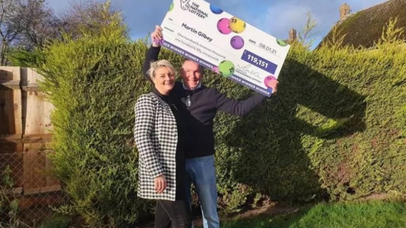 Әйелі дүкенге жұмсаған ер адам бір cәтте байып шыға келді