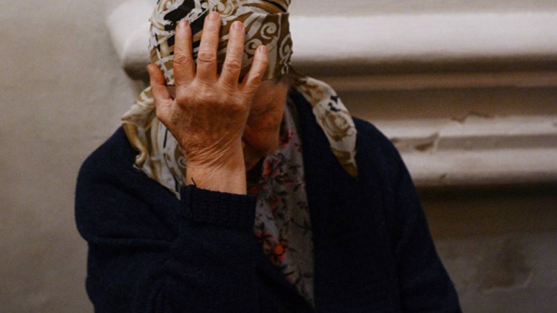 Қарағандыда пәтерге күшпен кірген сот орындаушылары есеңгіреп қалды