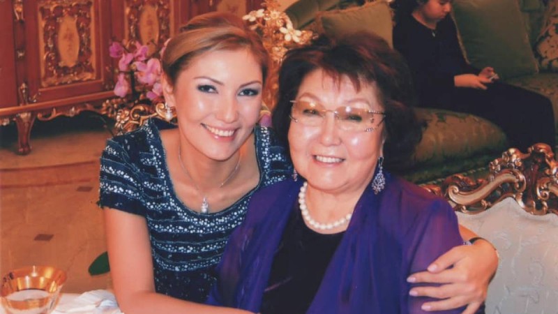 "Даналығыңыз үшін рахмет". Әлия Назарбаева анасына жүрекжарды жазба арнады