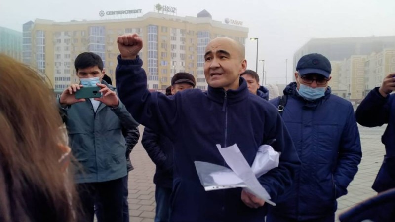 Макс Боқаев: Назарбаев демалсын!