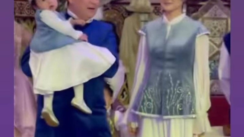 Танымал өнер жұлдыздары ұлттық киімде келіп, қара жорға билеген той